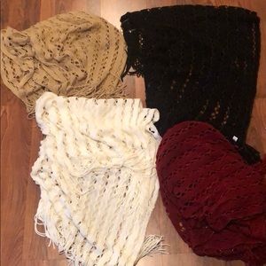 Knit poncho. 4 : Burgundy, beige, black, cream